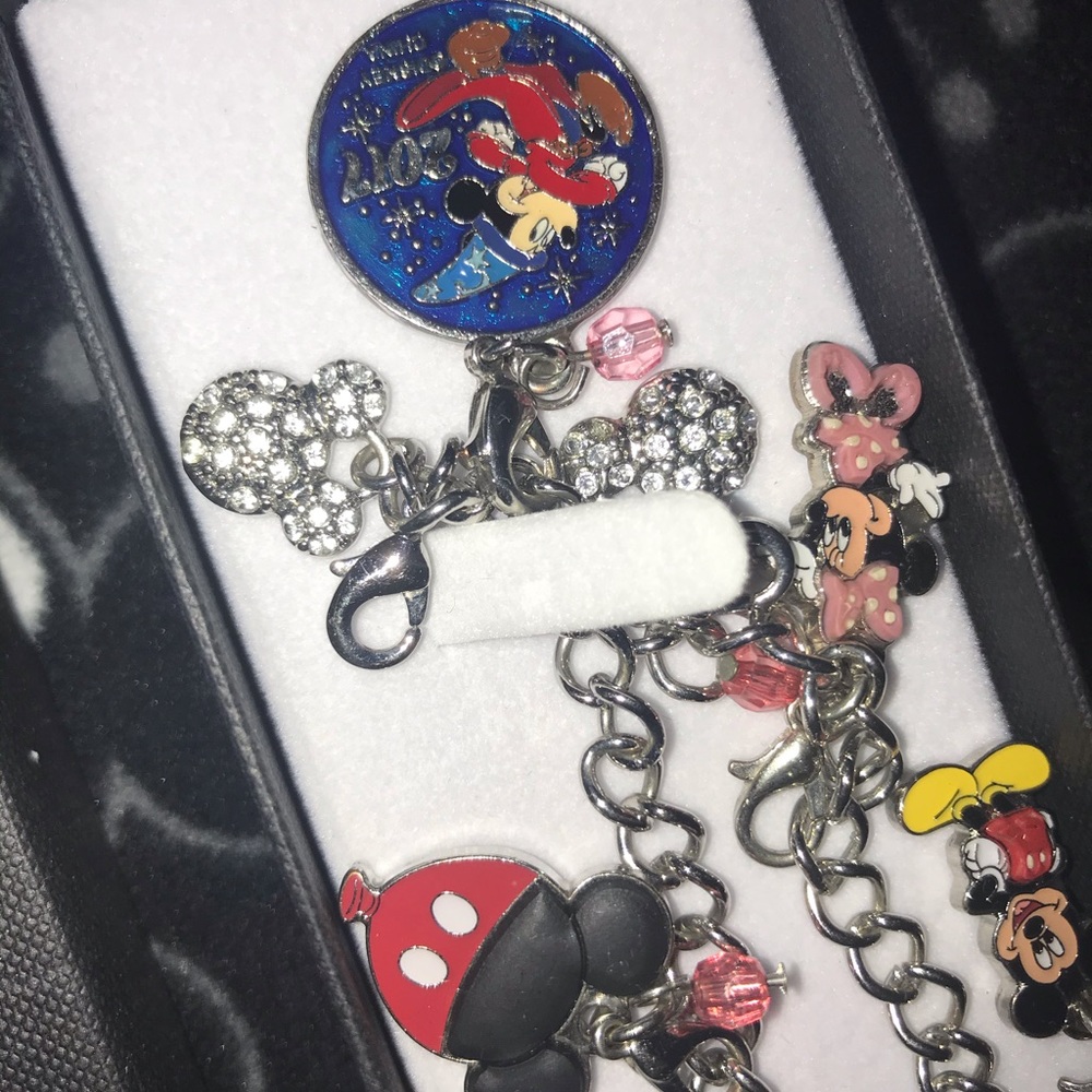 Disney charm bracelets - Picture 2 of 7